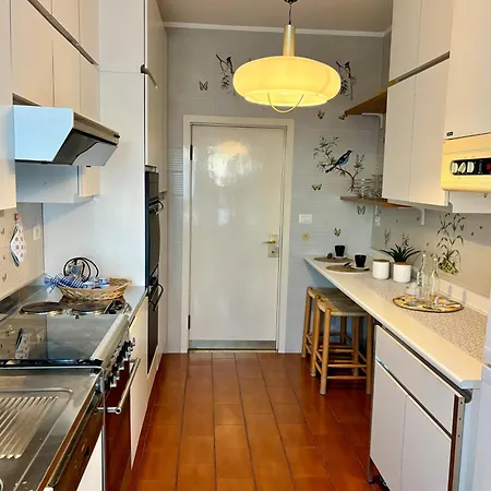 Aria Di Mare Su Viale Ceccarini * Riccione