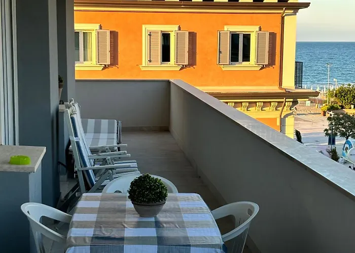 Aria Di Mare Su Viale Ceccarini Lägenhet *