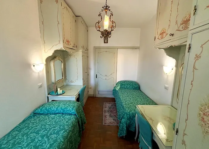 Aria Di Mare Su Viale Ceccarini ריצ'יונה