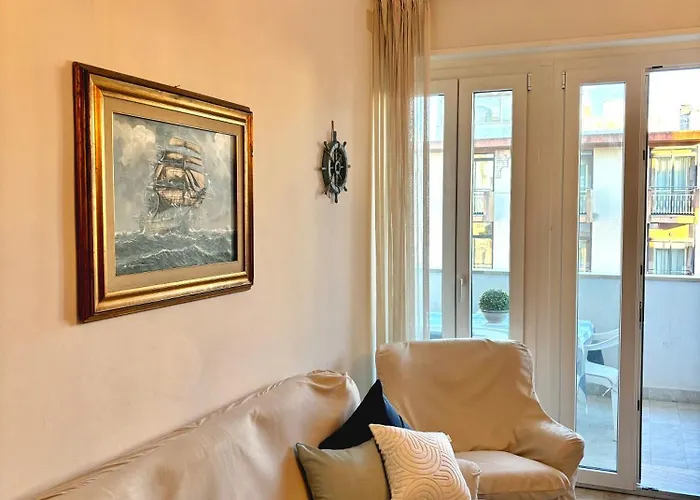 Aria Di Mare Su Viale Ceccarini